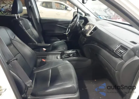 2017 Honda Pilot Elite z USA, uszkodzony, nr VIN 5FNYF6H09HB016347